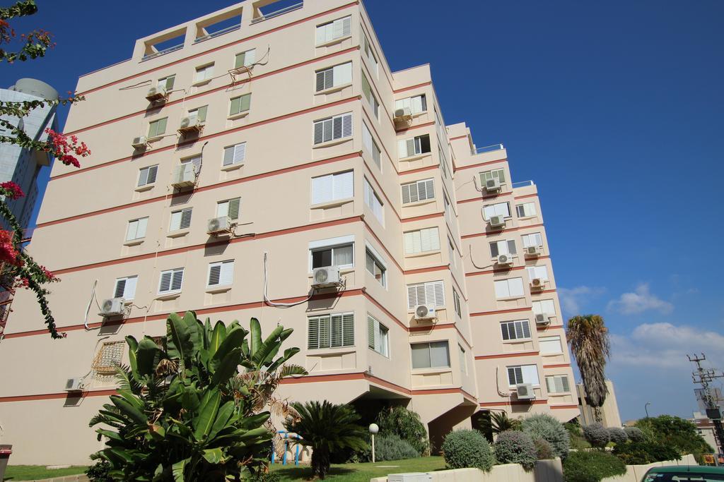 Royal Lea Apartmens Netanja Exterior foto