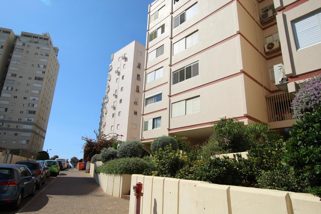 Royal Lea Apartmens Netanja Exterior foto