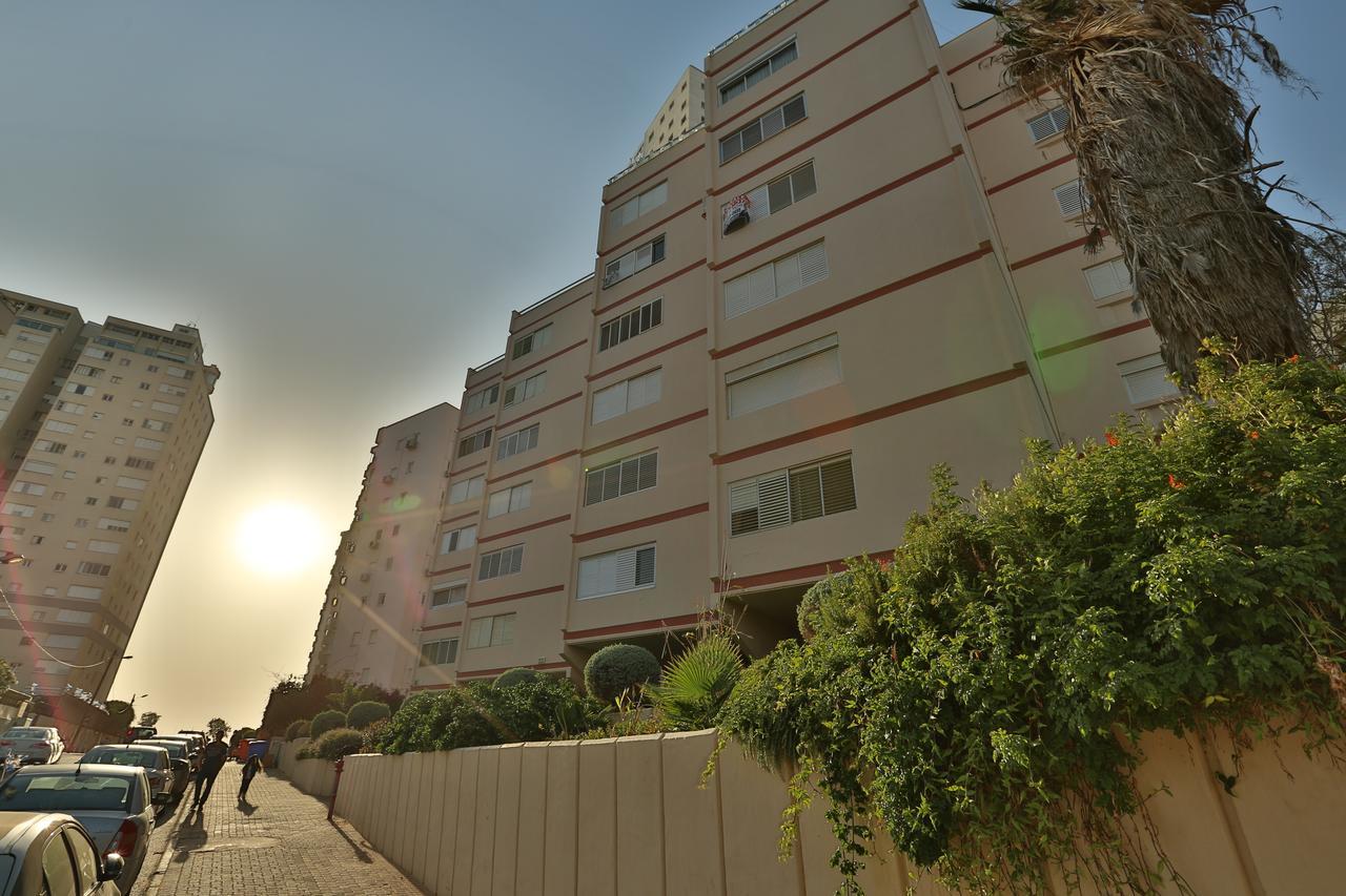 Royal Lea Apartmens Netanja Exterior foto