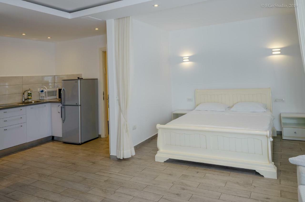 Royal Lea Apartmens Netanja Exterior foto