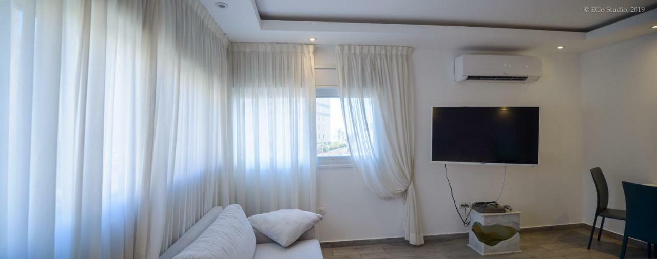 Royal Lea Apartmens Netanja Exterior foto